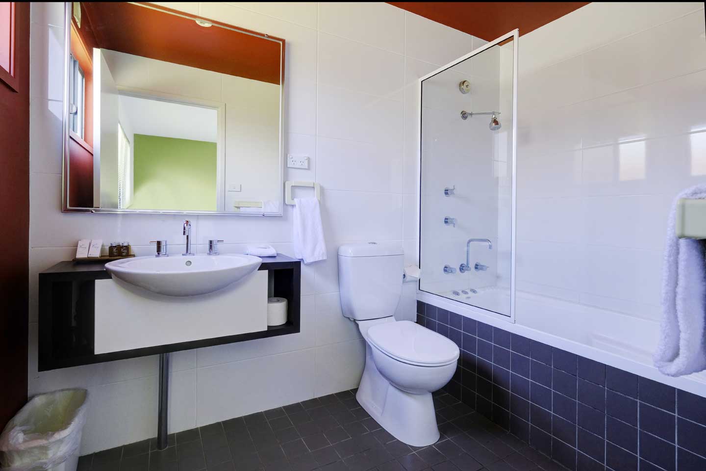 two-bedroom-resort-bathroom